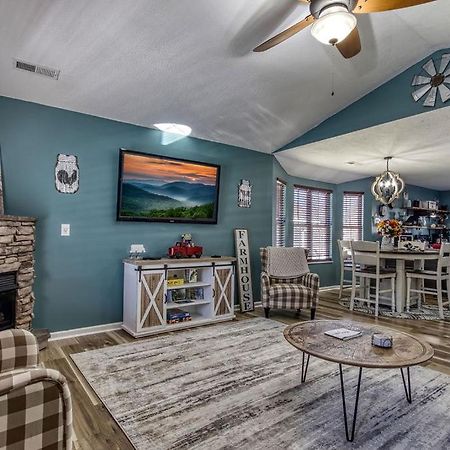 The Mason Jar, Hot Tub, Wifi, 1089 Free Tickets Each Paid Day, Dollywood And More! พิเจนฟอร์จ ภายนอก รูปภาพ