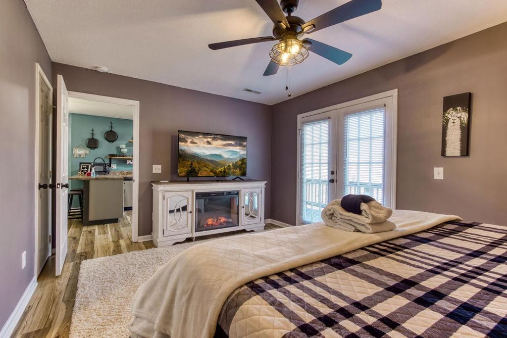 The Mason Jar, Hot Tub, Wifi, 1089 Free Tickets Each Paid Day, Dollywood And More! พิเจนฟอร์จ ภายนอก รูปภาพ