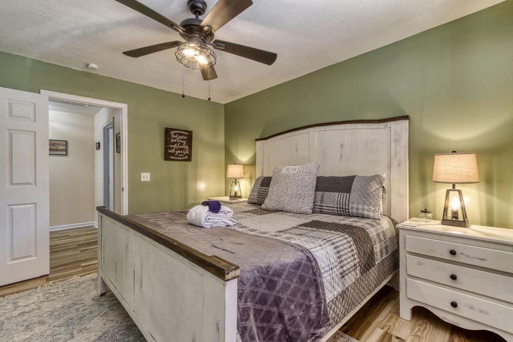 The Mason Jar, Hot Tub, Wifi, 1089 Free Tickets Each Paid Day, Dollywood And More! พิเจนฟอร์จ ภายนอก รูปภาพ