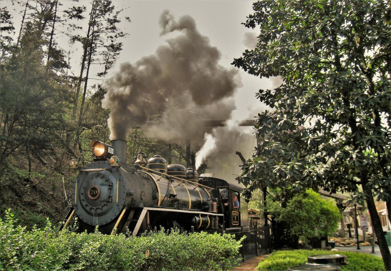 The Mason Jar, Hot Tub, Wifi, 1089 Free Tickets Each Paid Day, Dollywood And More! พิเจนฟอร์จ ภายนอก รูปภาพ